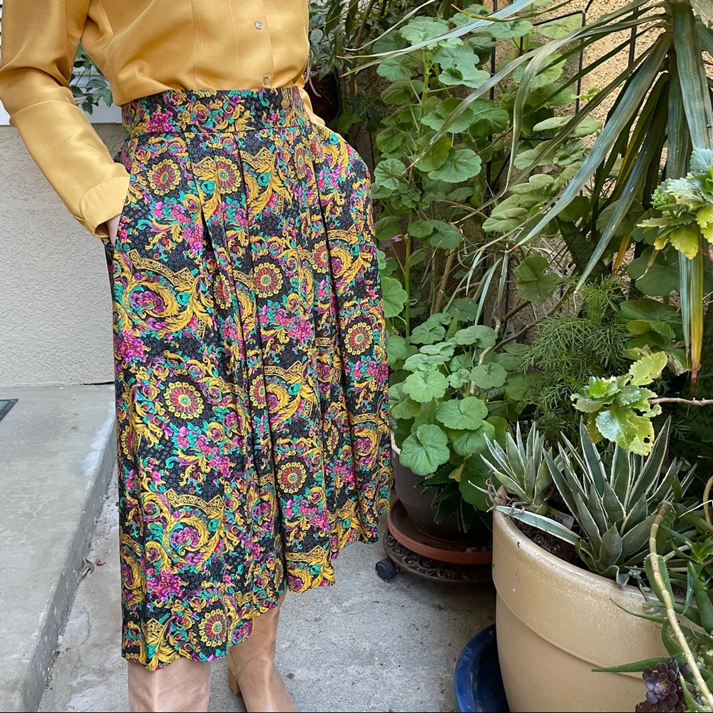 New vintage bright Floral Paisley Evan Picone  rayon high waisted midi skirt